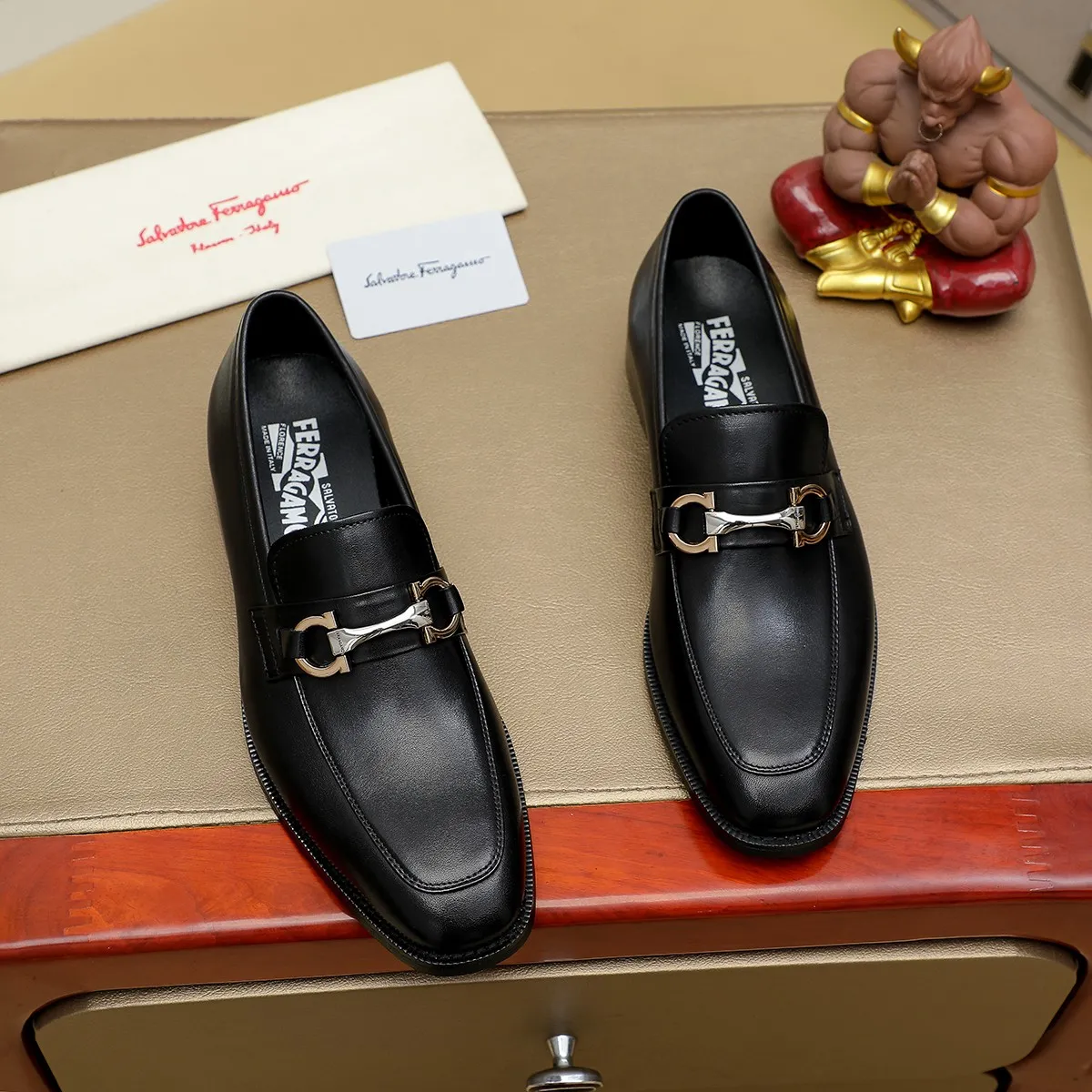 Men's shoes💰420🔥Ferragamo new men's formal shoes🇨🇳Official website original 1:1 mold opening, original quality💯Fine workmanship, high-end luxury shoes☘ The surface is made of imported Italian first-layer cowhide🌴🐑Leather lining🍓Rubber wear-resistant and non-slip outsole, breathable and comfortable to wear🍍The first choice for high-grade men, size 39-45 (38.46. Can be customized)
